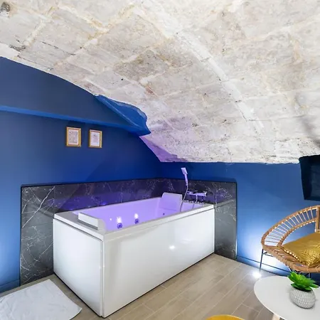 L'antre Romantique -logement Avec Baignoire Balneo *